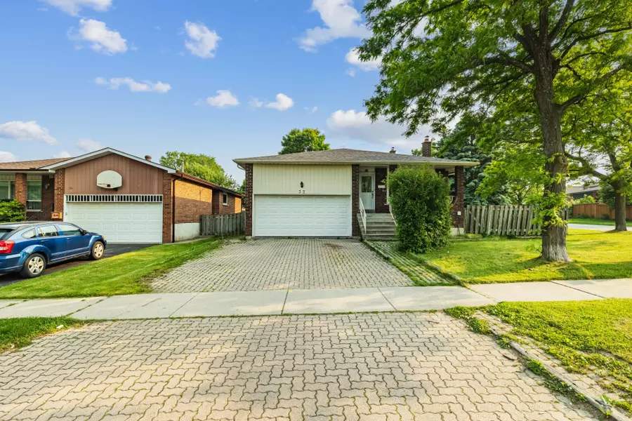 32 Maitland ST, Brampton, ON L6S 3B8