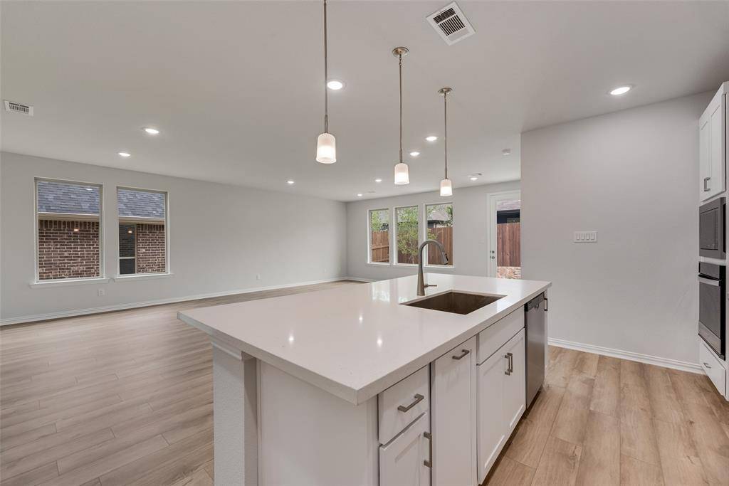 Anna, TX 75409,3308 Cross Shore Drive