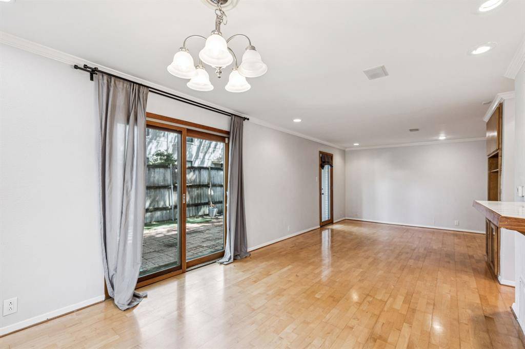 Dallas, TX 75235,4949 N Hall Street
