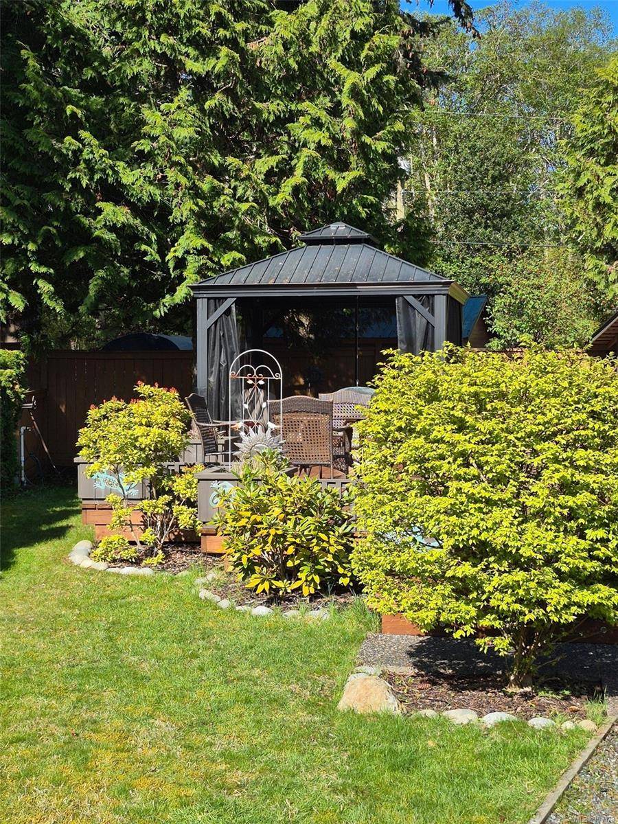 Qualicum Beach, BC V9K 2E1,6050 Island Hwy W #24