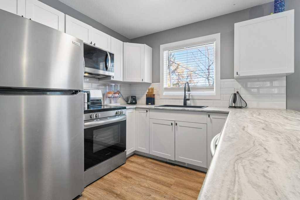 Red Deer, AB T4N 5N9,5944 63 ST