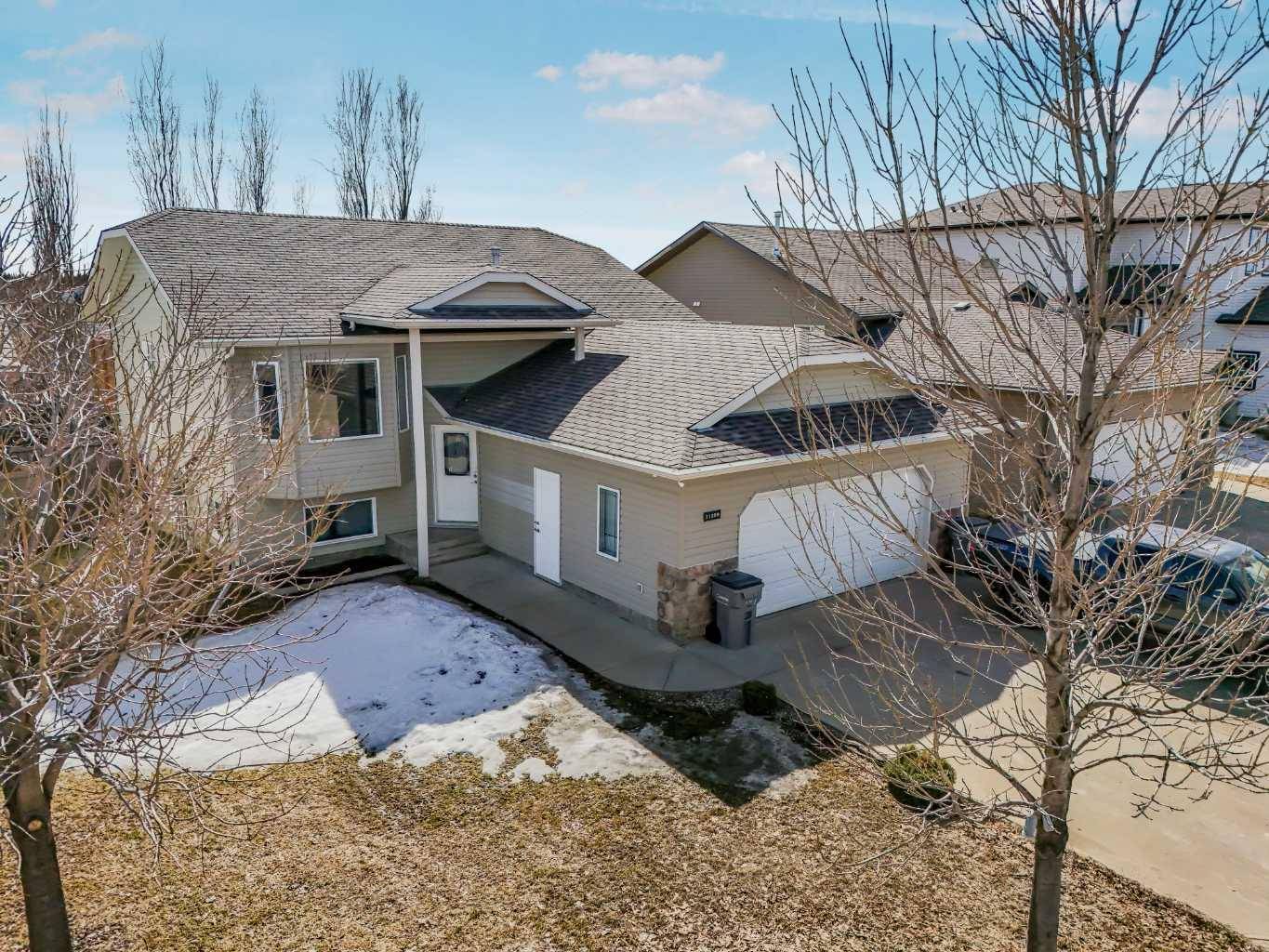 11109 O'Brien Lake Drive, Grande Prairie, AB T8W 0B5