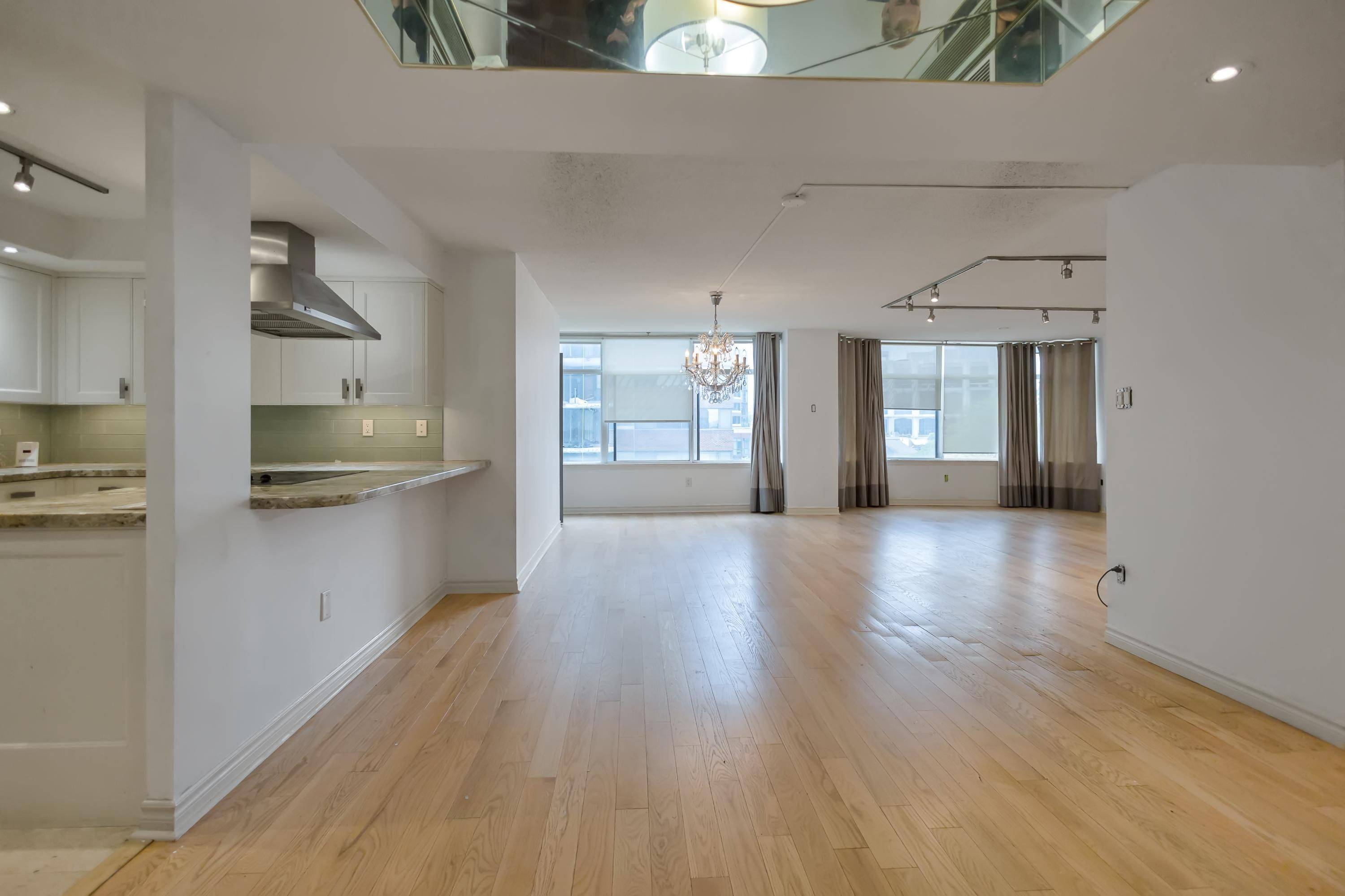 Toronto C02, ON M4W 3P5,900 Yonge ST #601