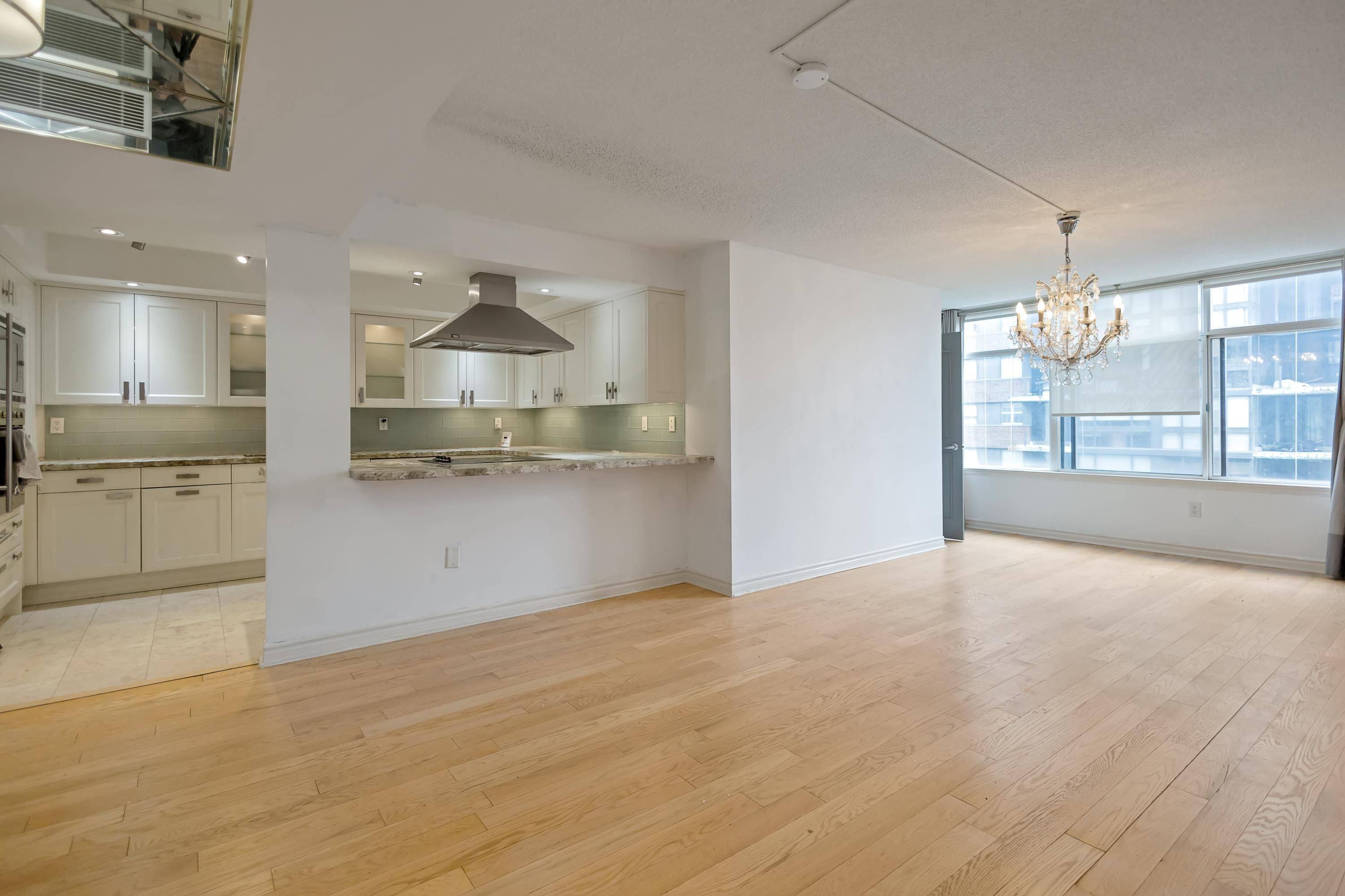 Toronto C02, ON M4W 3P5,900 Yonge ST #601