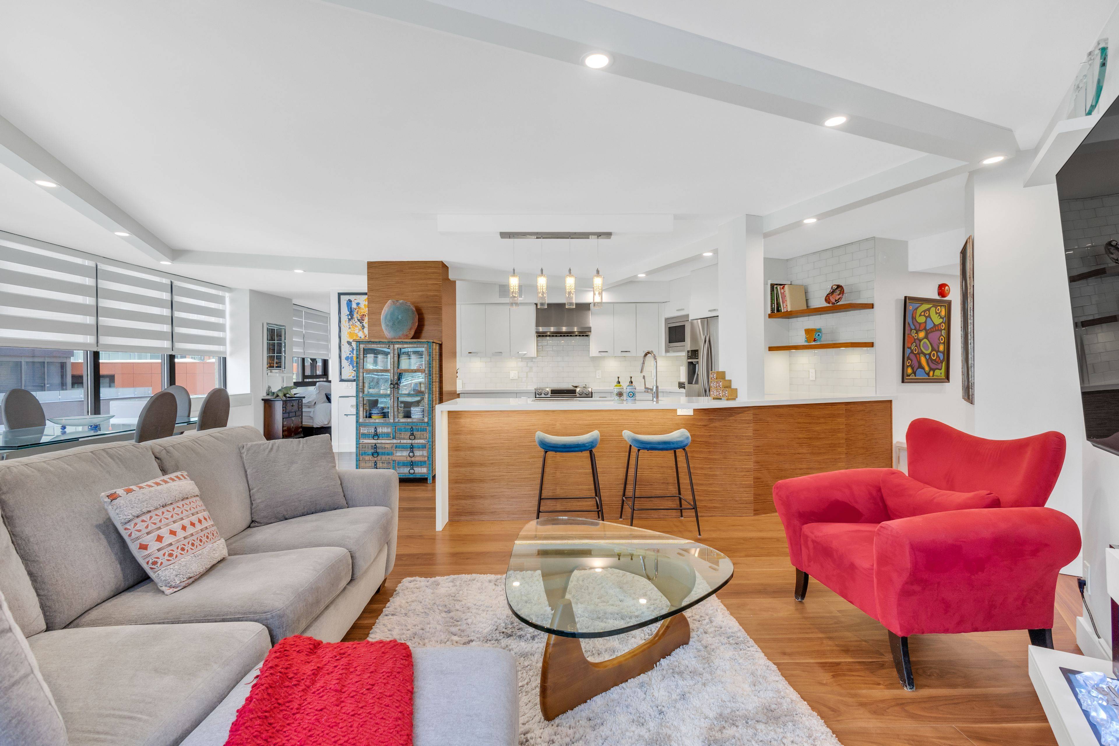 Toronto C02, ON M5R 2C4,1331 Bay ST #402