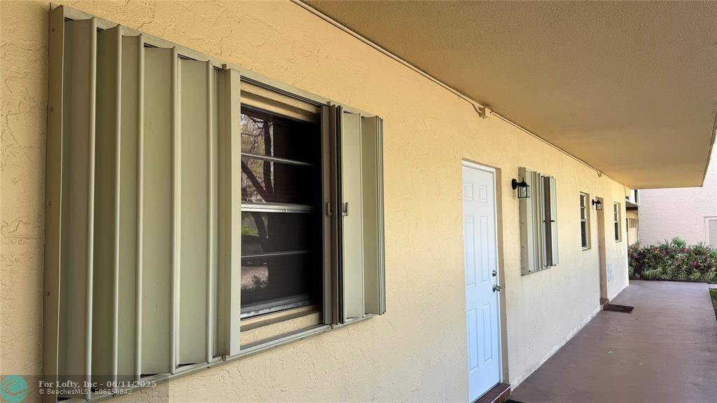 Hollywood, FL 33024,300 Berkley Rd  #103