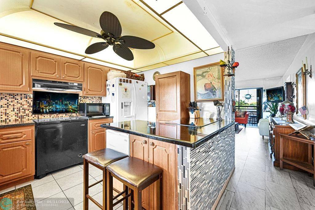 10442 Sunrise Lakes Blvd  #312, Sunrise, FL 33322