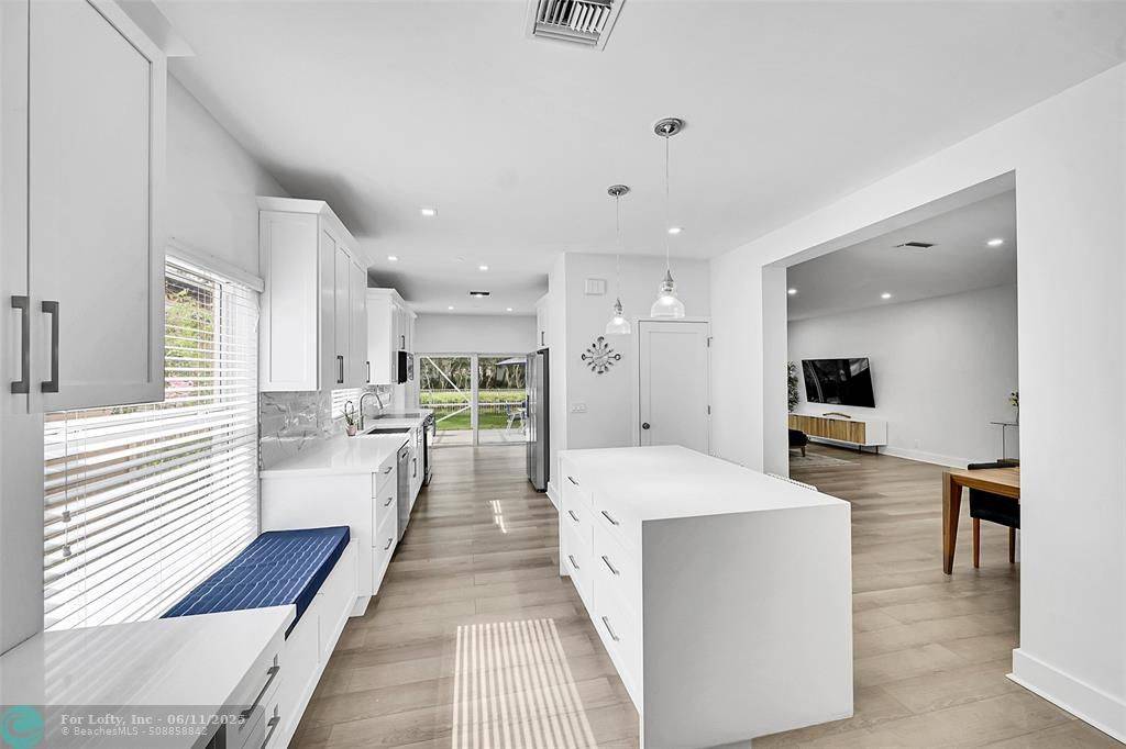 Plantation, FL 33322,10640 NW 10th St