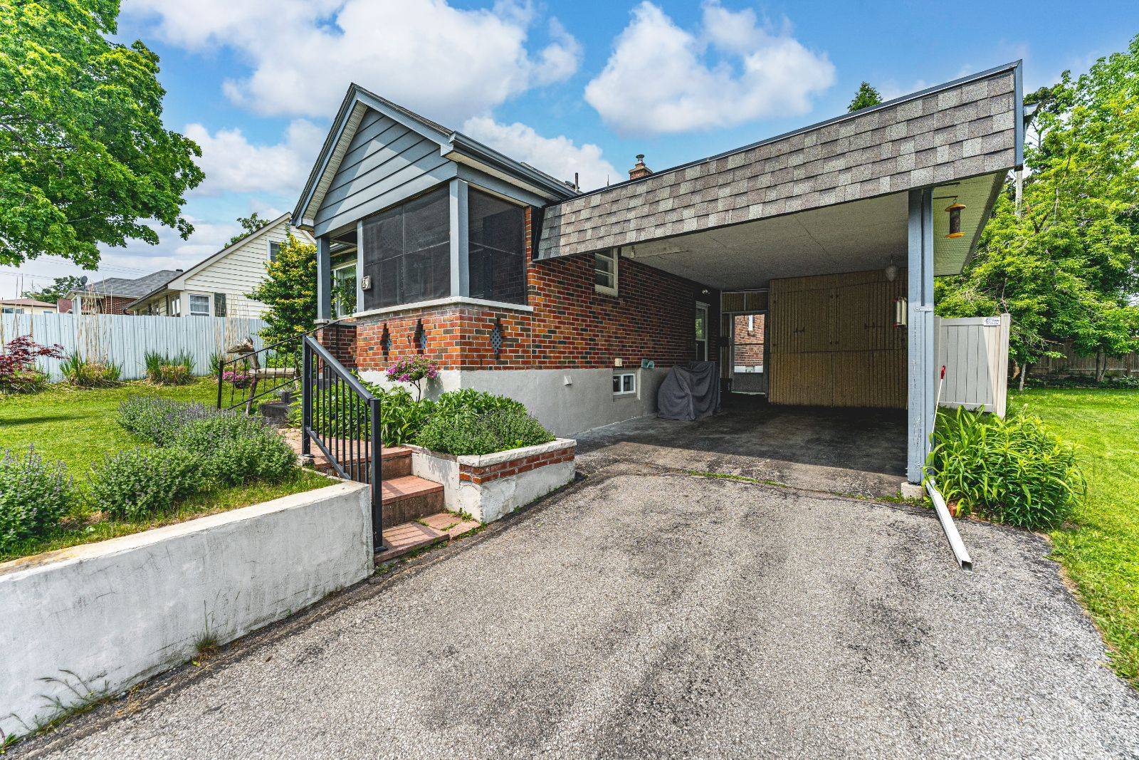 Orillia, ON L3V 2V5,29 Argyle AVE