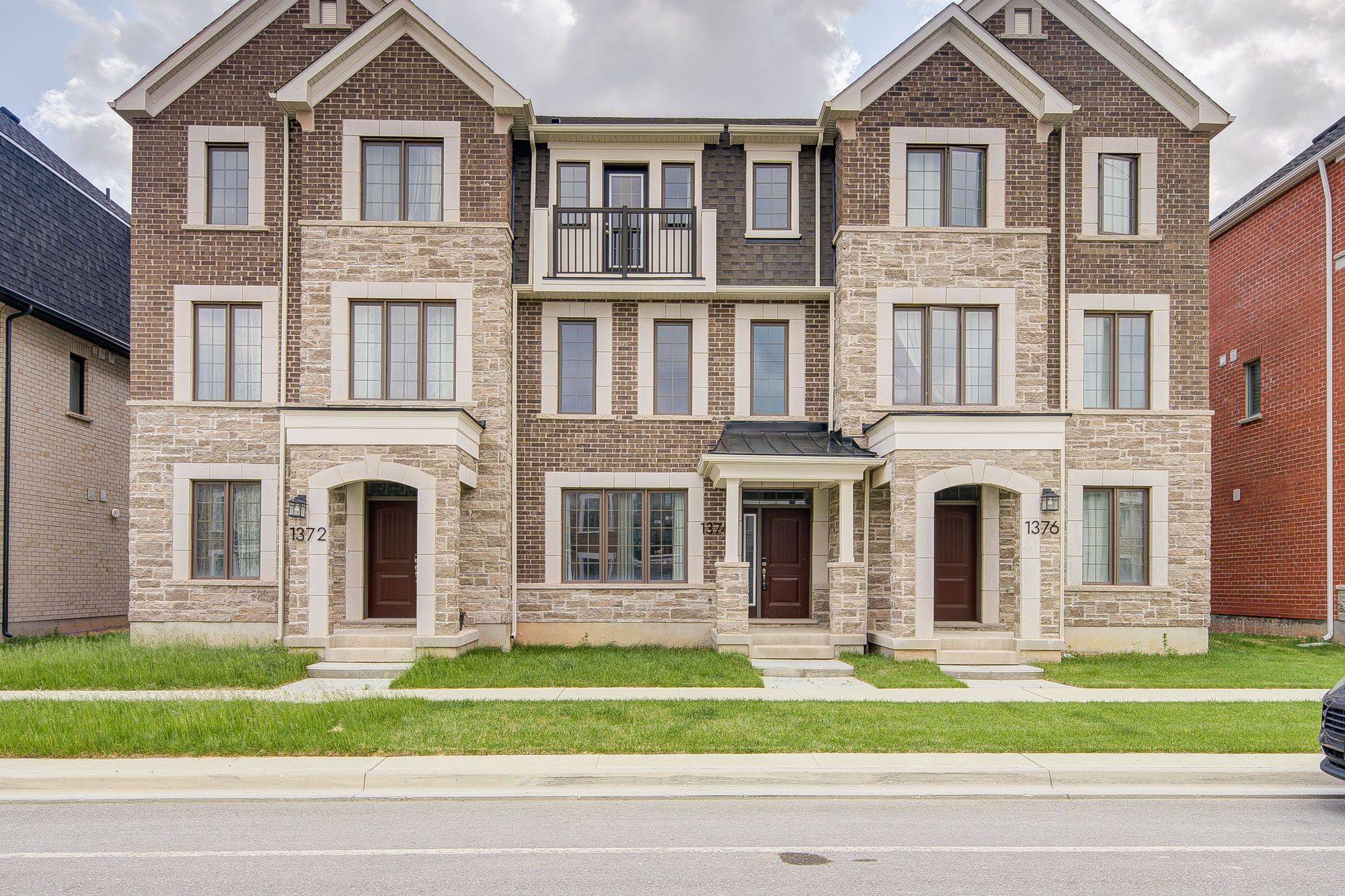 1374 William Halton Pkwy, Oakville, ON L6M 5P2