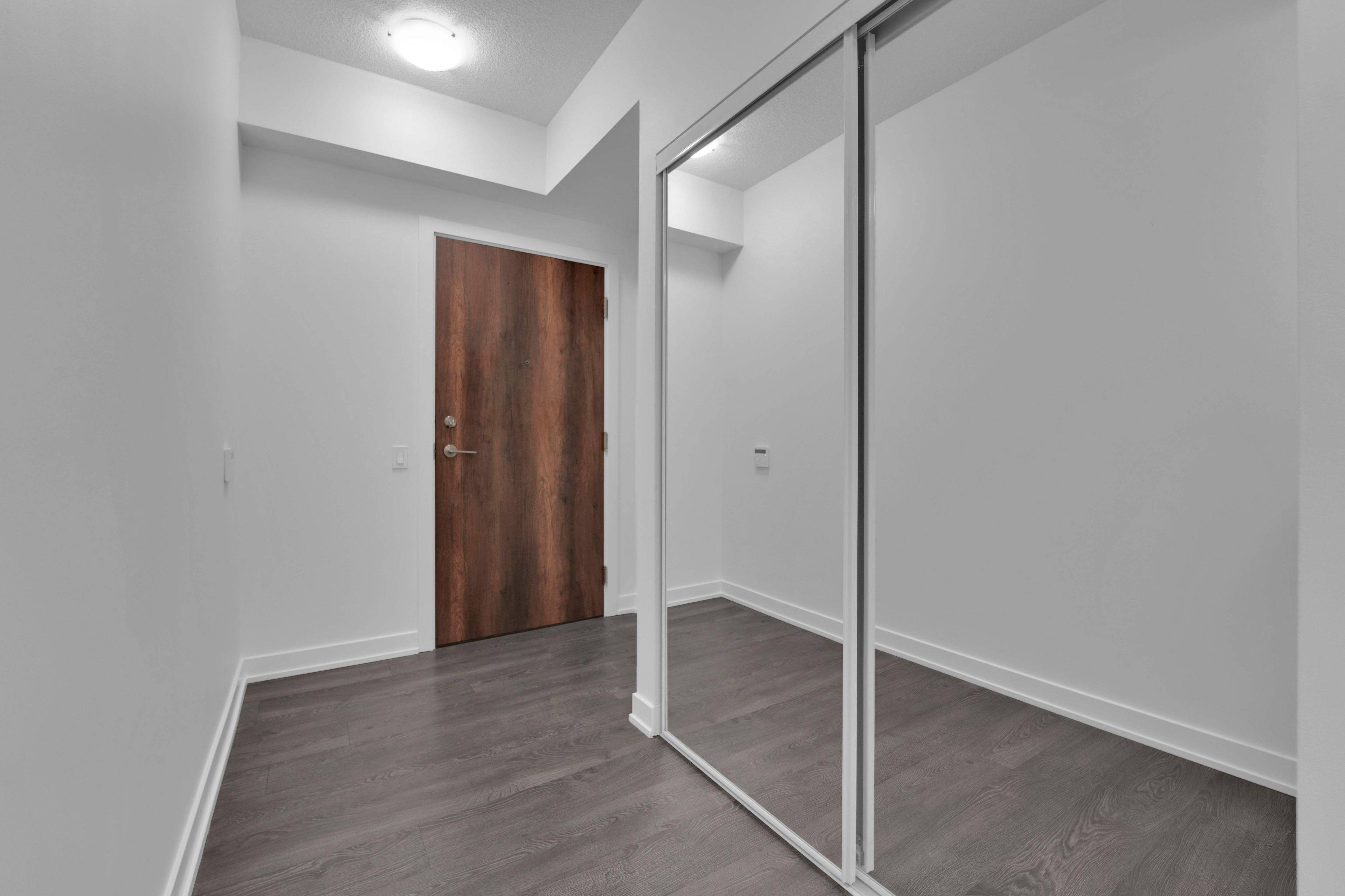 Toronto W06, ON M8Y 0C7,251 Manitoba ST #1504