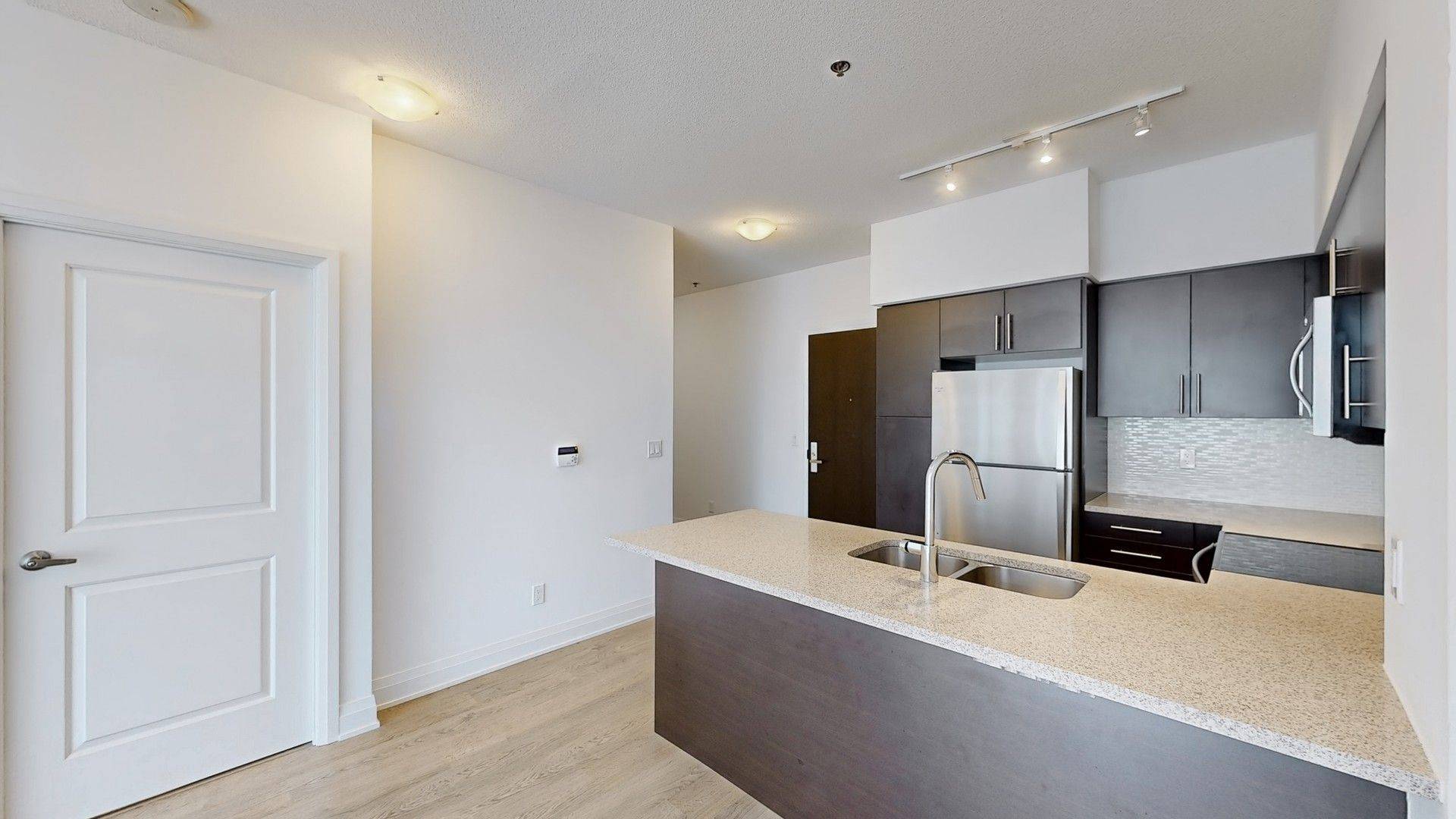 Oakville, ON L6K 0H9,55 Speers RD #507