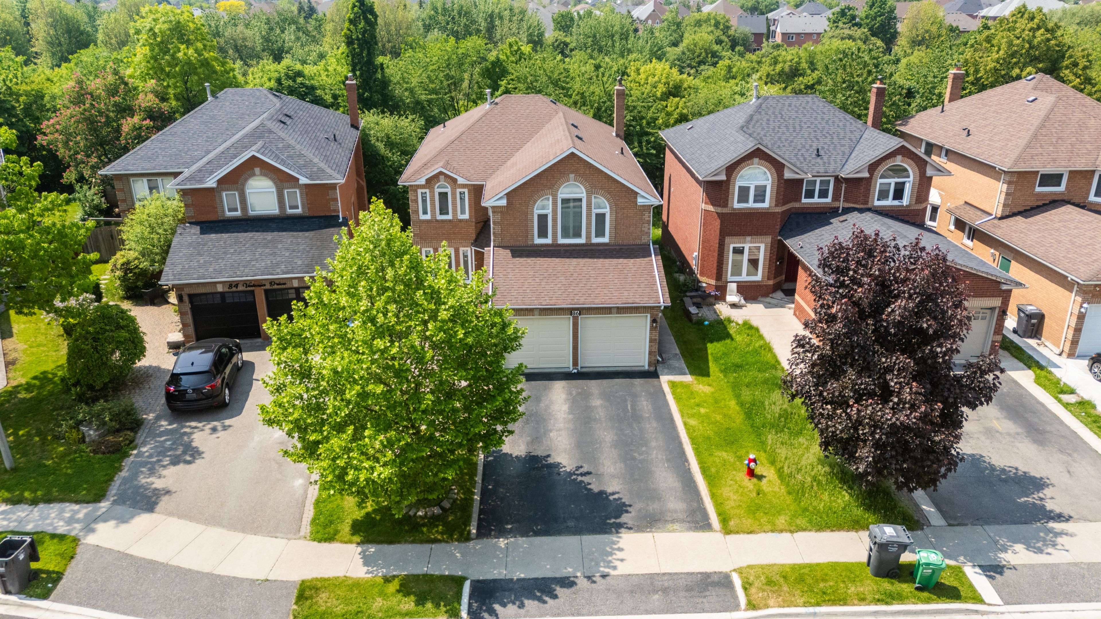 86 Valonia DR, Brampton, ON L6V 4K1