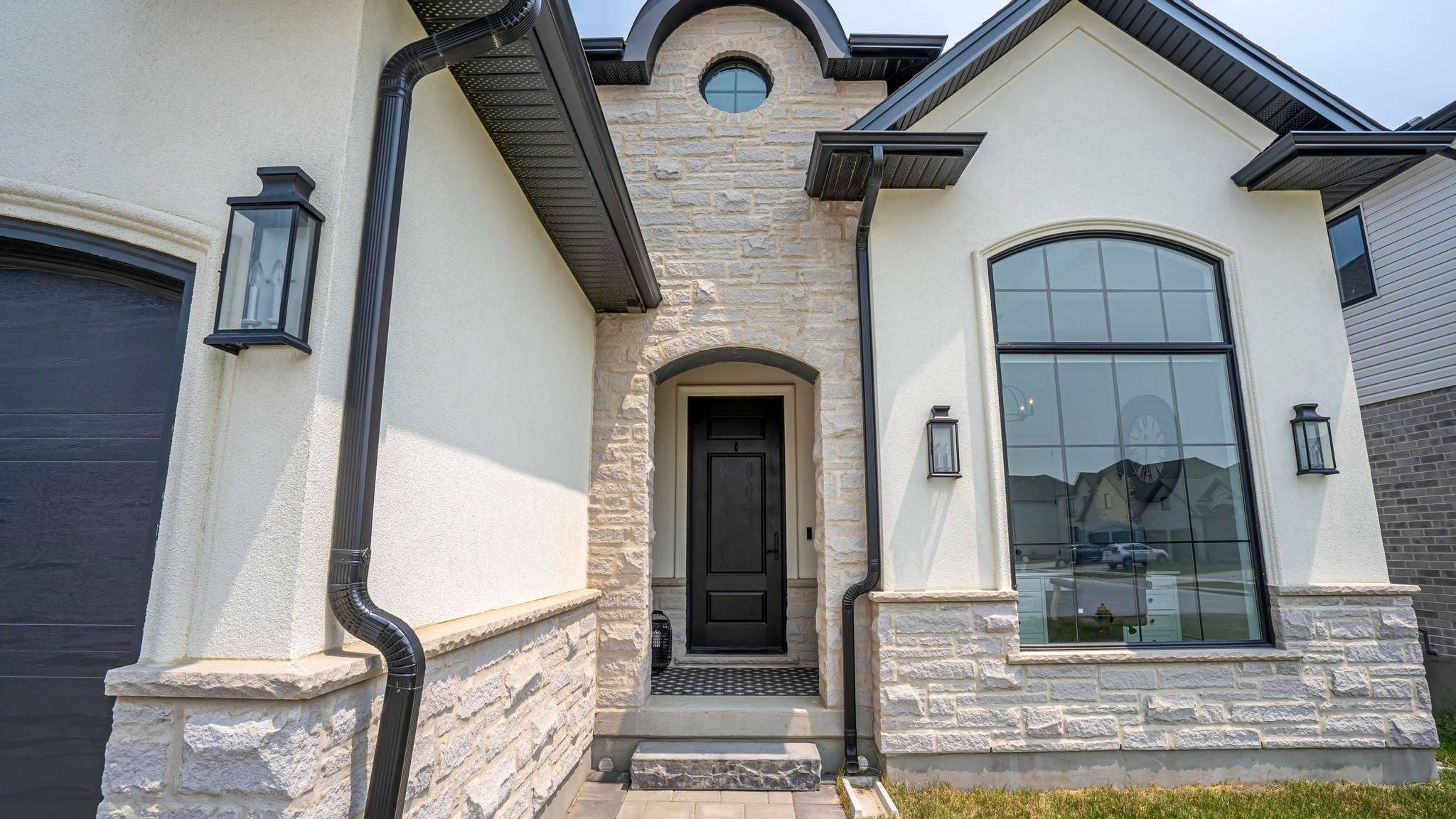 London South, ON N6K 0K7,956 TRAILSWAY AVE