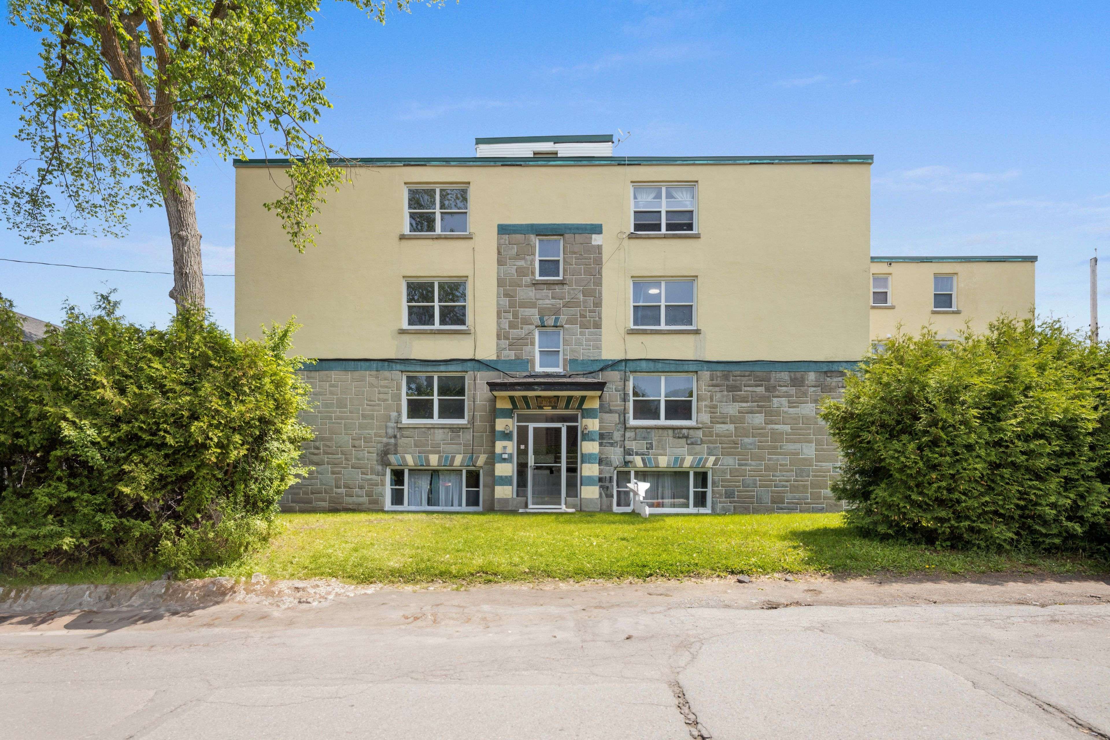 Vanier And Kingsview Park, ON K1K 1K6,5 Wolff ST
