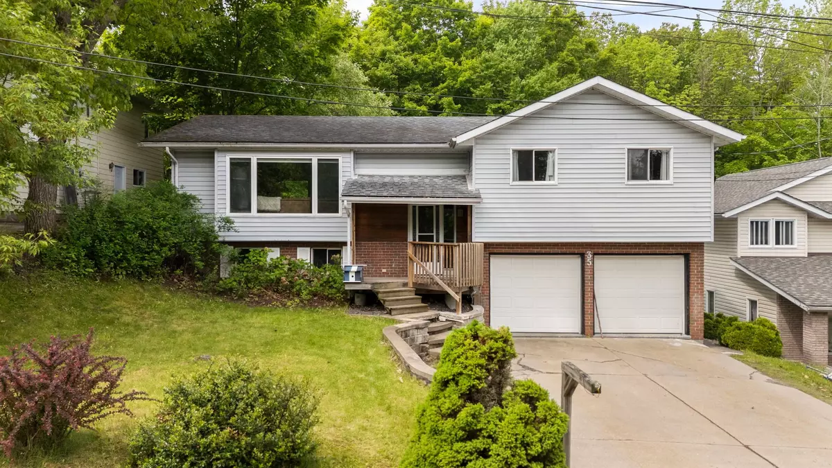 Parry Sound, ON P2A 2Z7,35 Macklaim DR