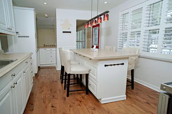 Collingwood, ON L9Y 3T3,288 Napier ST