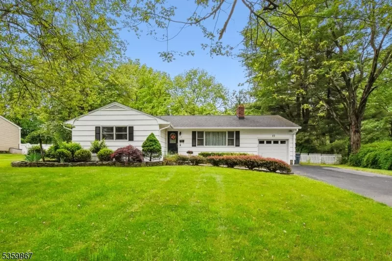 17 Briarwood Rd, Florham Park Boro, NJ 07932