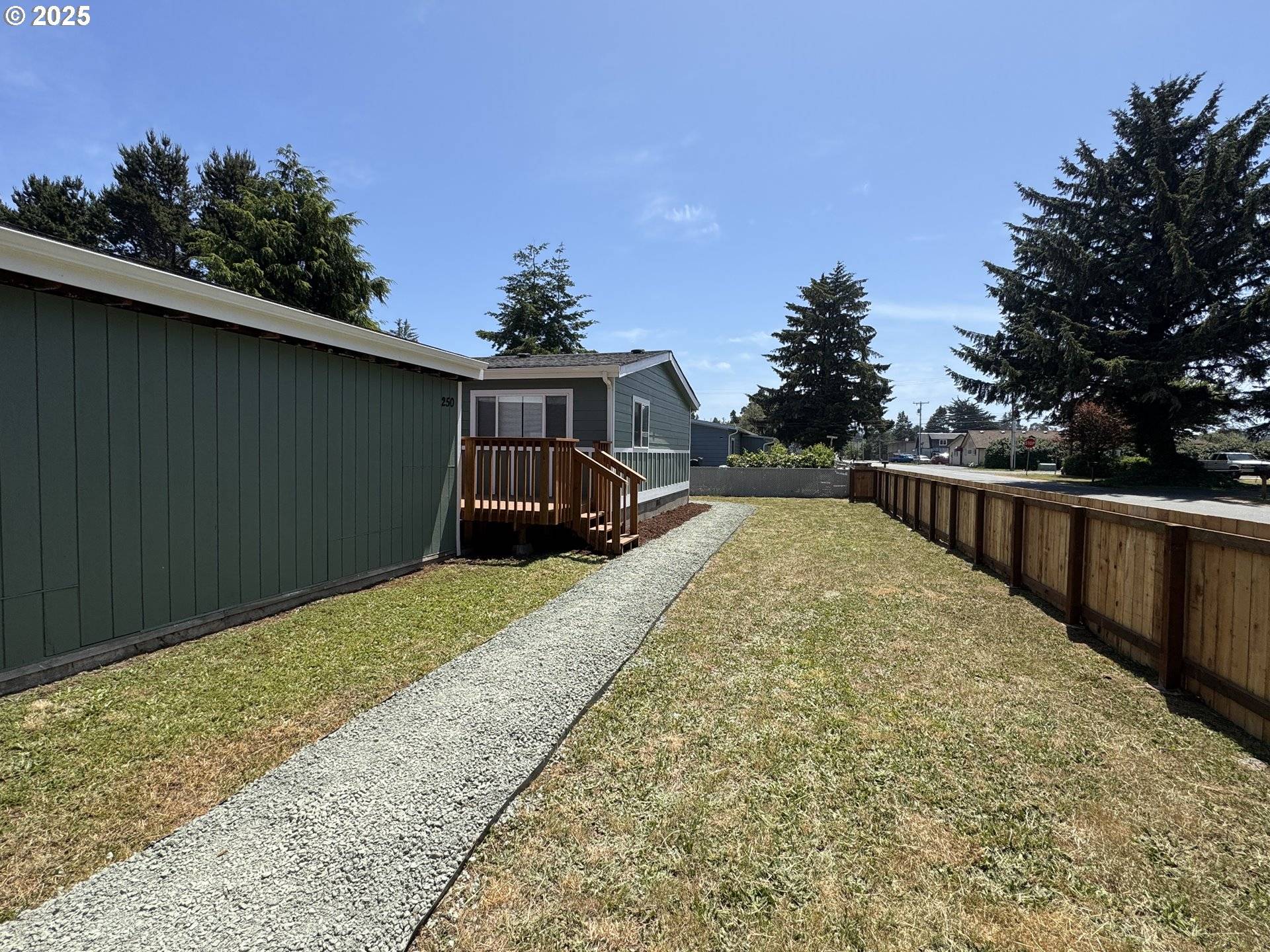 Bandon, OR 97411,250 NORTH AVE
