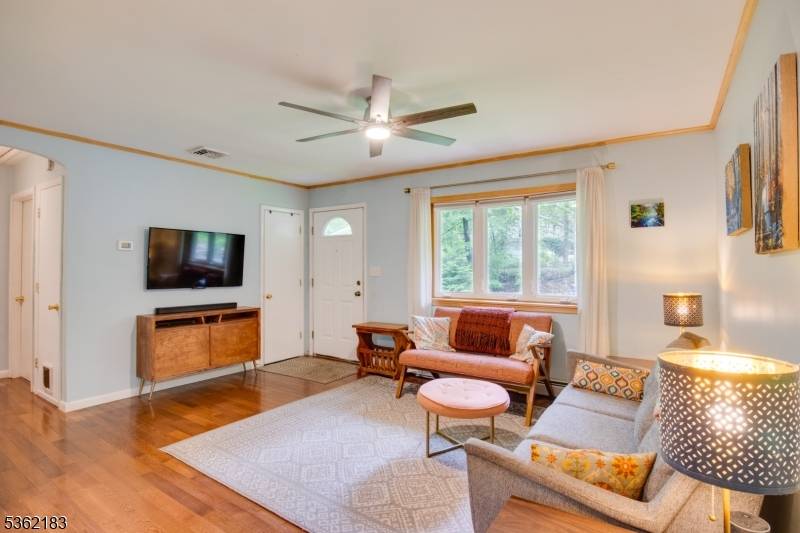 Hampton Twp., NJ 07860,3 Pine Dr