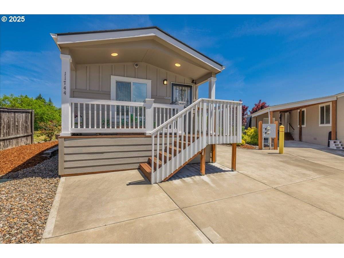 Portland, OR 97224,11744 SW Royal Villa DR #112