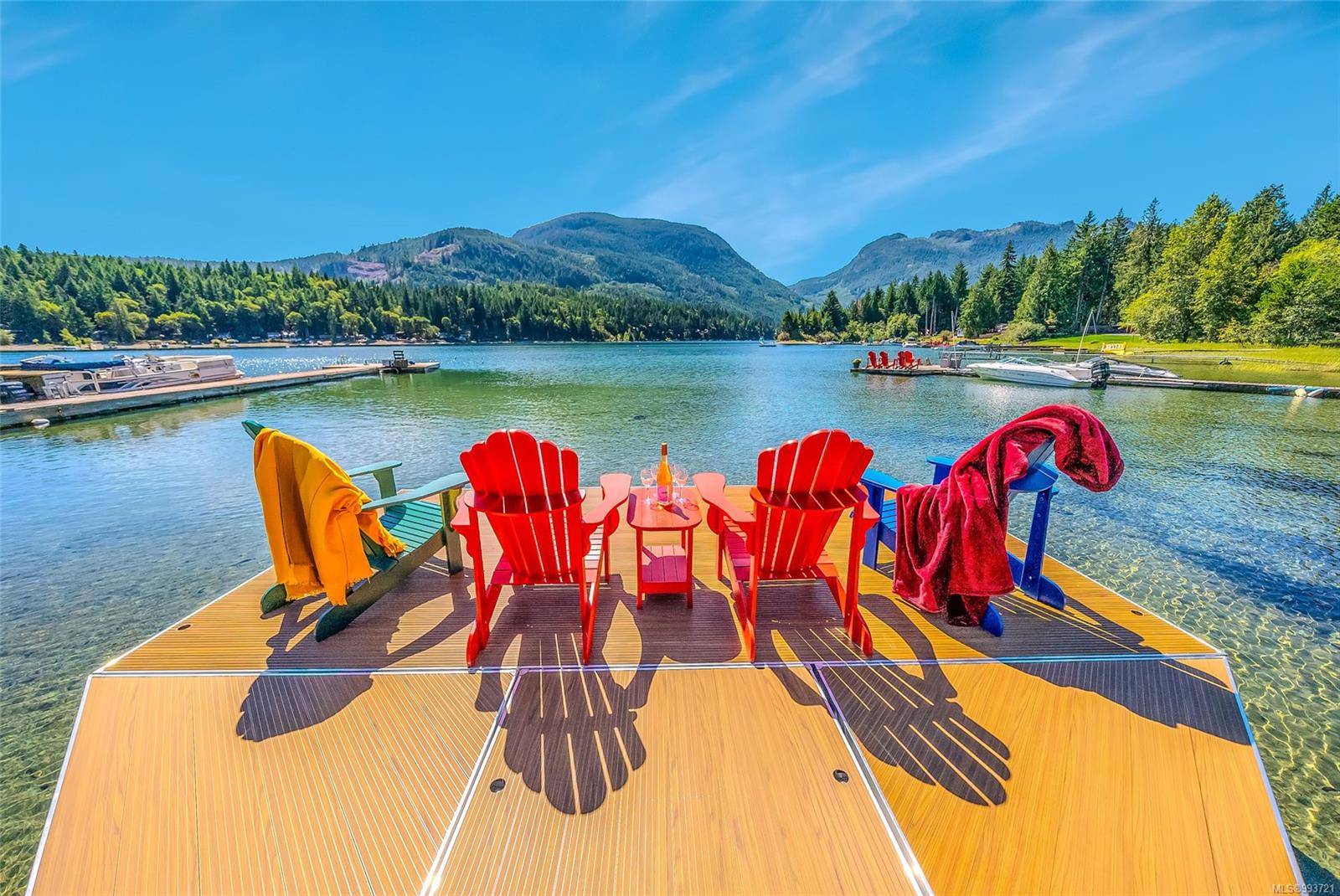 3052 Bay Rd, Qualicum Beach, BC V9K 2L7
