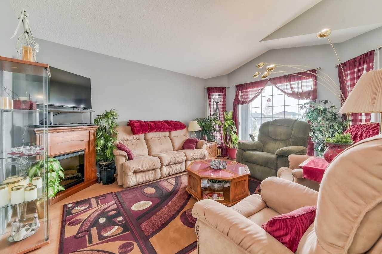Crossfield, AB T0M0S0,75 Collins CRES