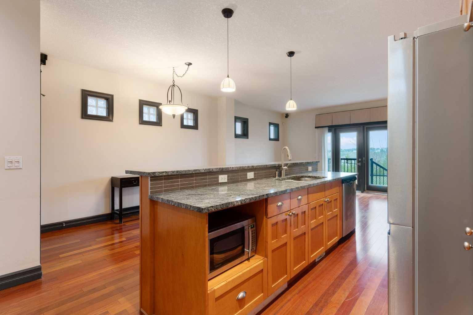 Calgary, AB T2E 5N3,1312 Russell RD Northeast #104