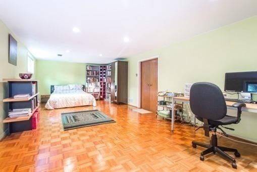 Toronto C07, ON M2R 1B1,288 Betty Ann DR #basement
