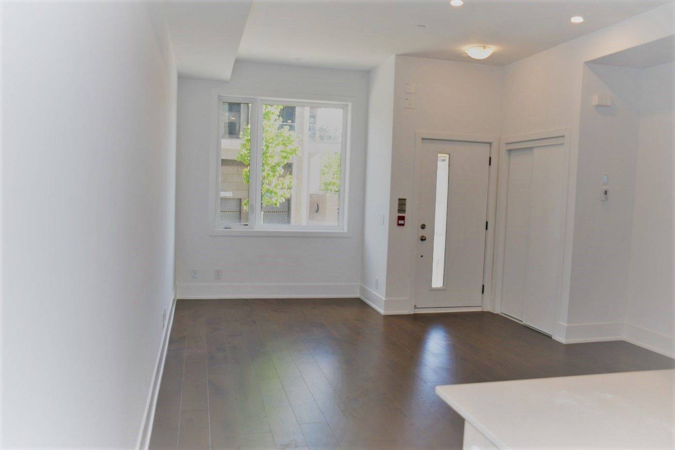 Toronto C02, ON M5R 0C1,270 Davenport RD #9