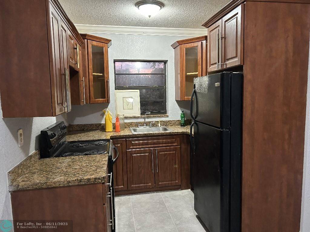 Hollywood, FL 33020,1925 Madison St  #5