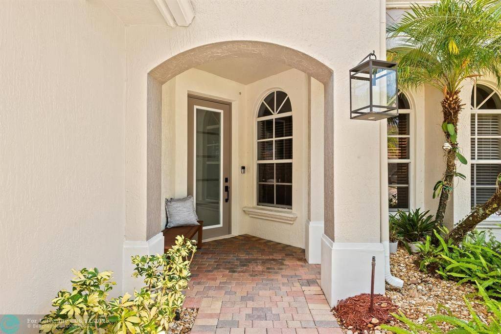 Boynton Beach, FL 33437,6379 Bella Cir  #605