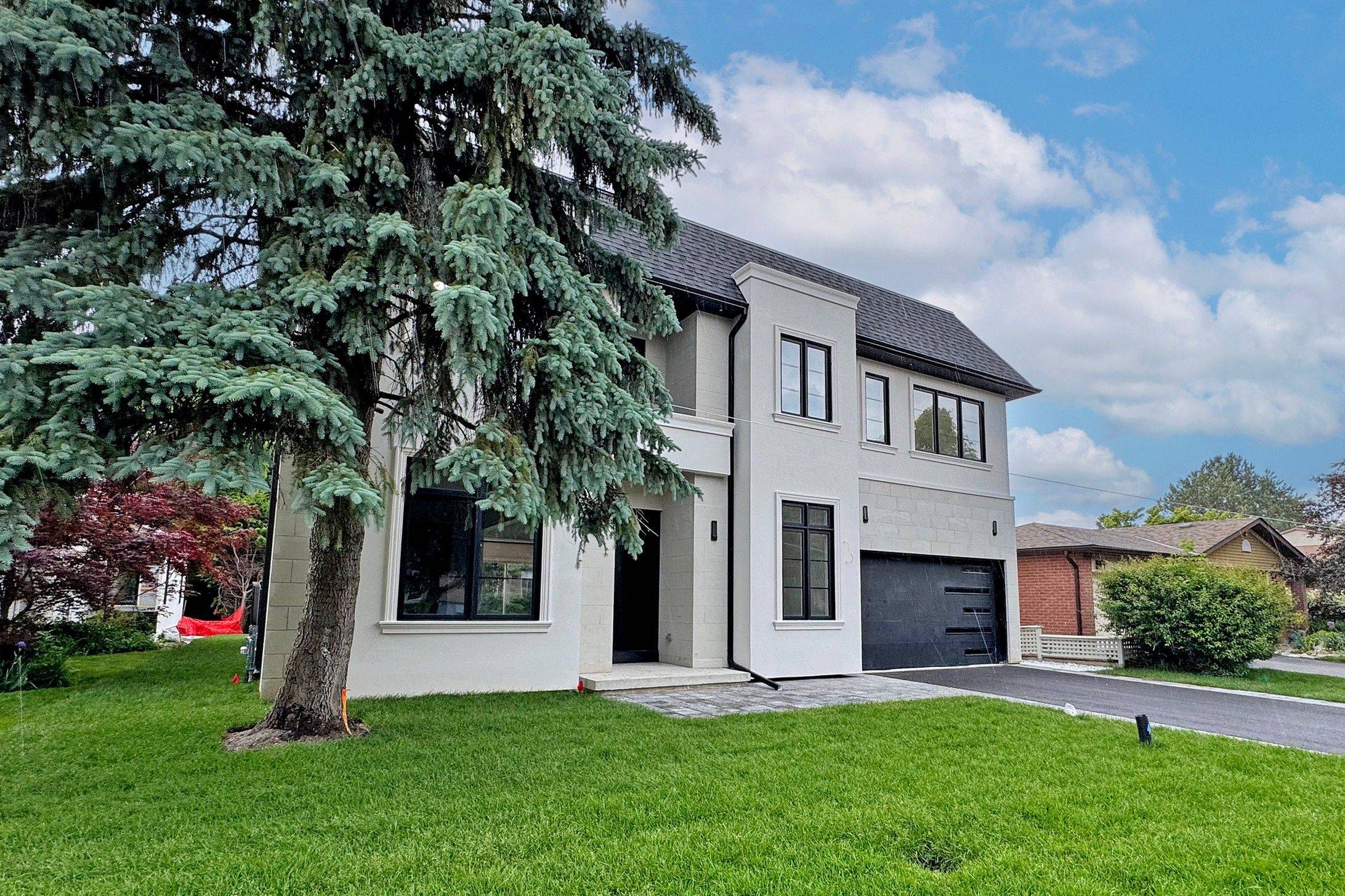 Aurora, ON L4G 3N8,32 Cossar AVE
