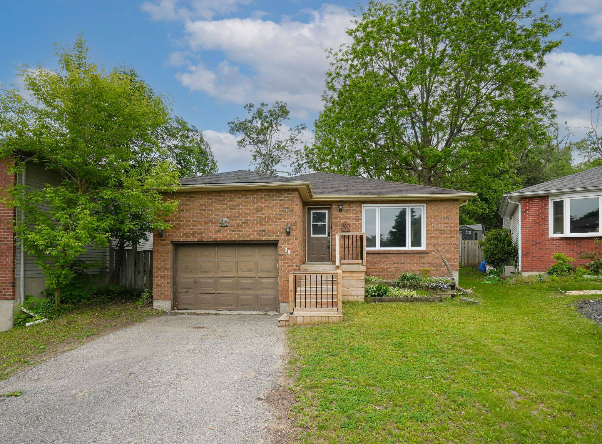 40 Engel CRES, Barrie, ON L4N 6K5