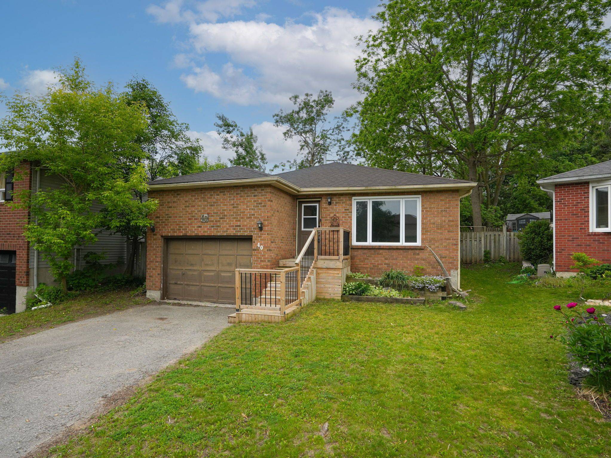 Barrie, ON L4N 6K5,40 Engel CRES