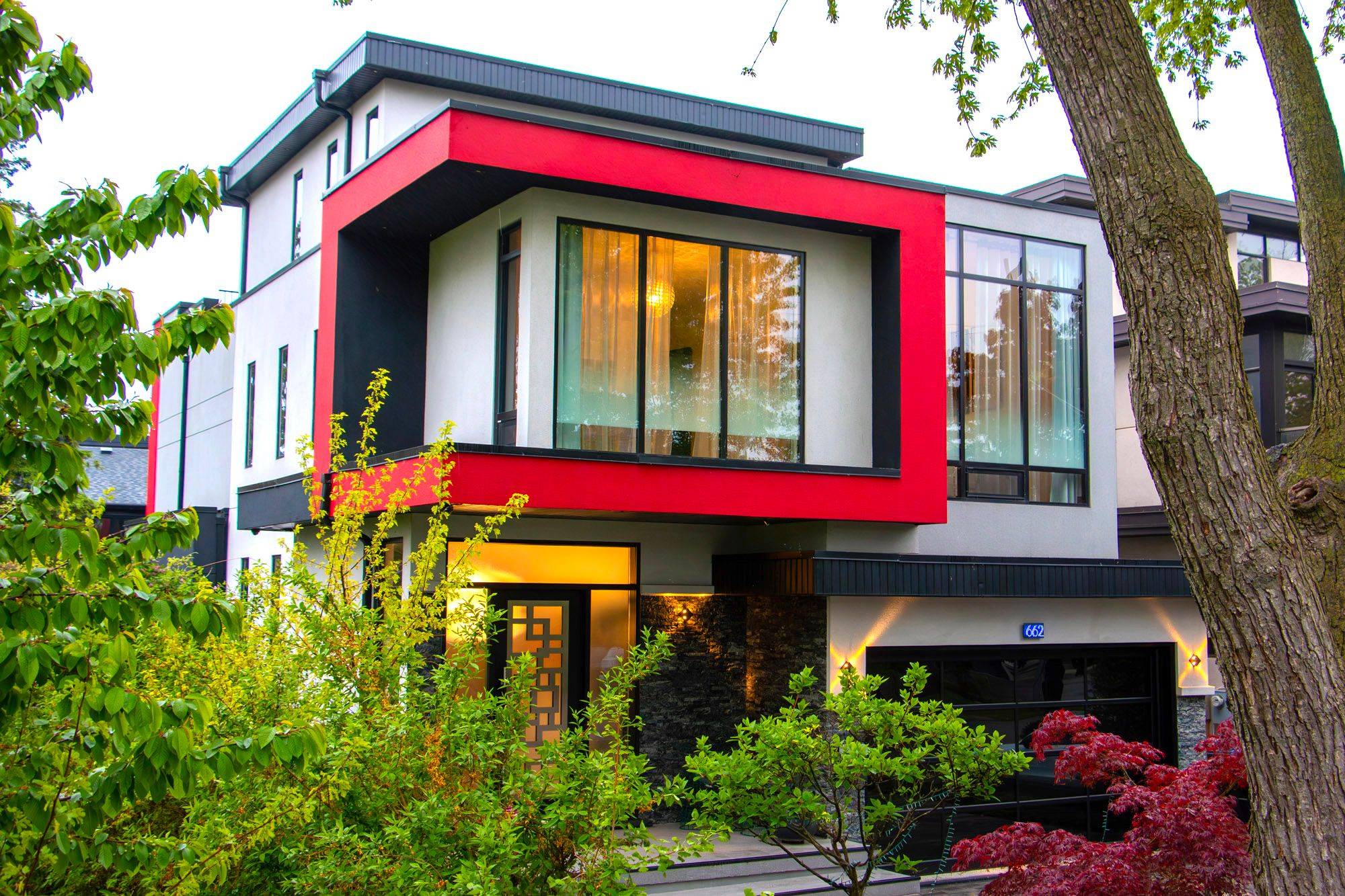 662 Byngmount AVE, Mississauga, ON L5G 1R4