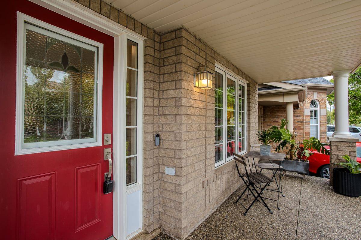 Burlington, ON L7M 0C1,3252 McCurdy CT