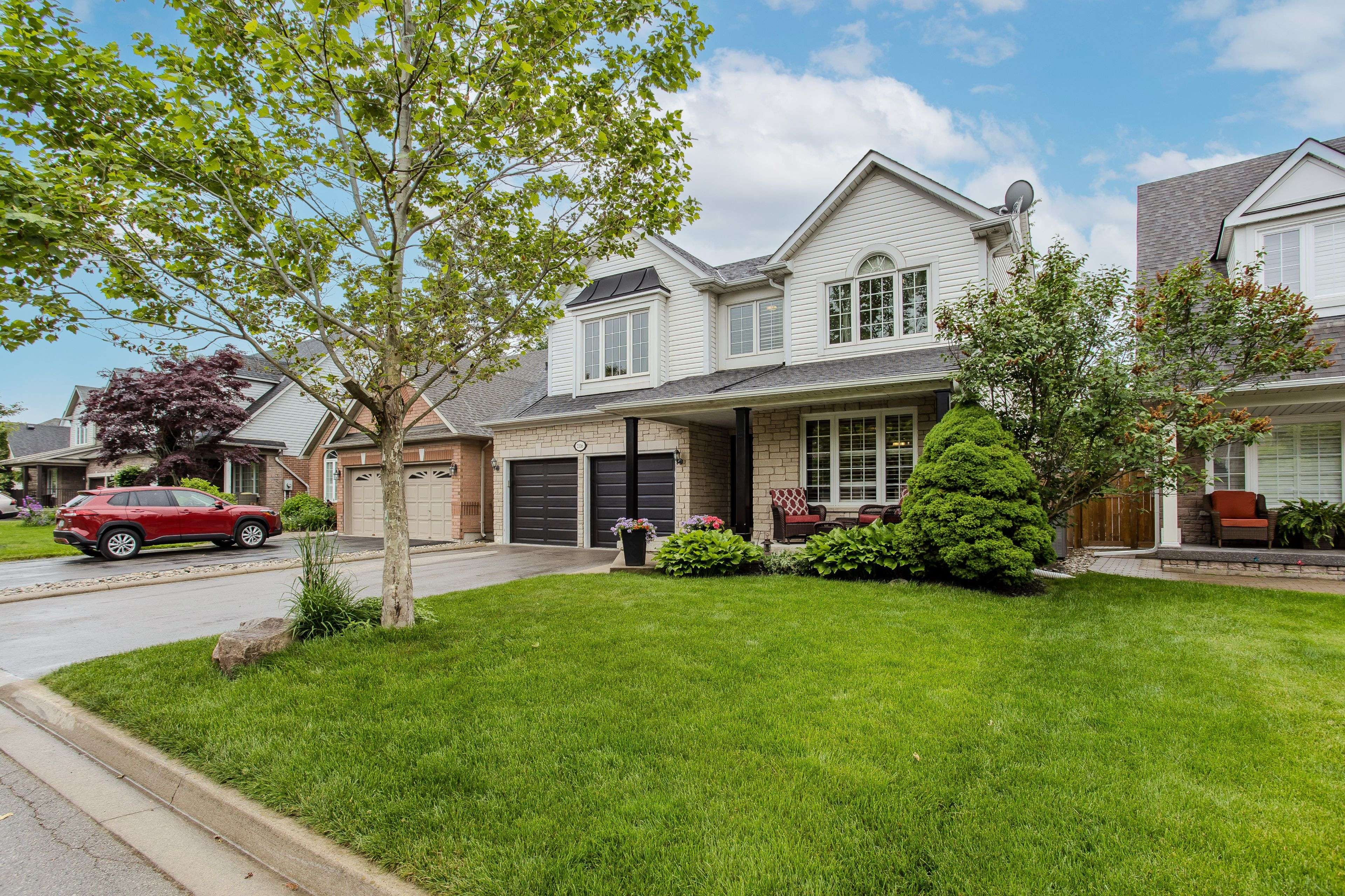 Burlington, ON L7L 6J5,2116 Woodsmere CT