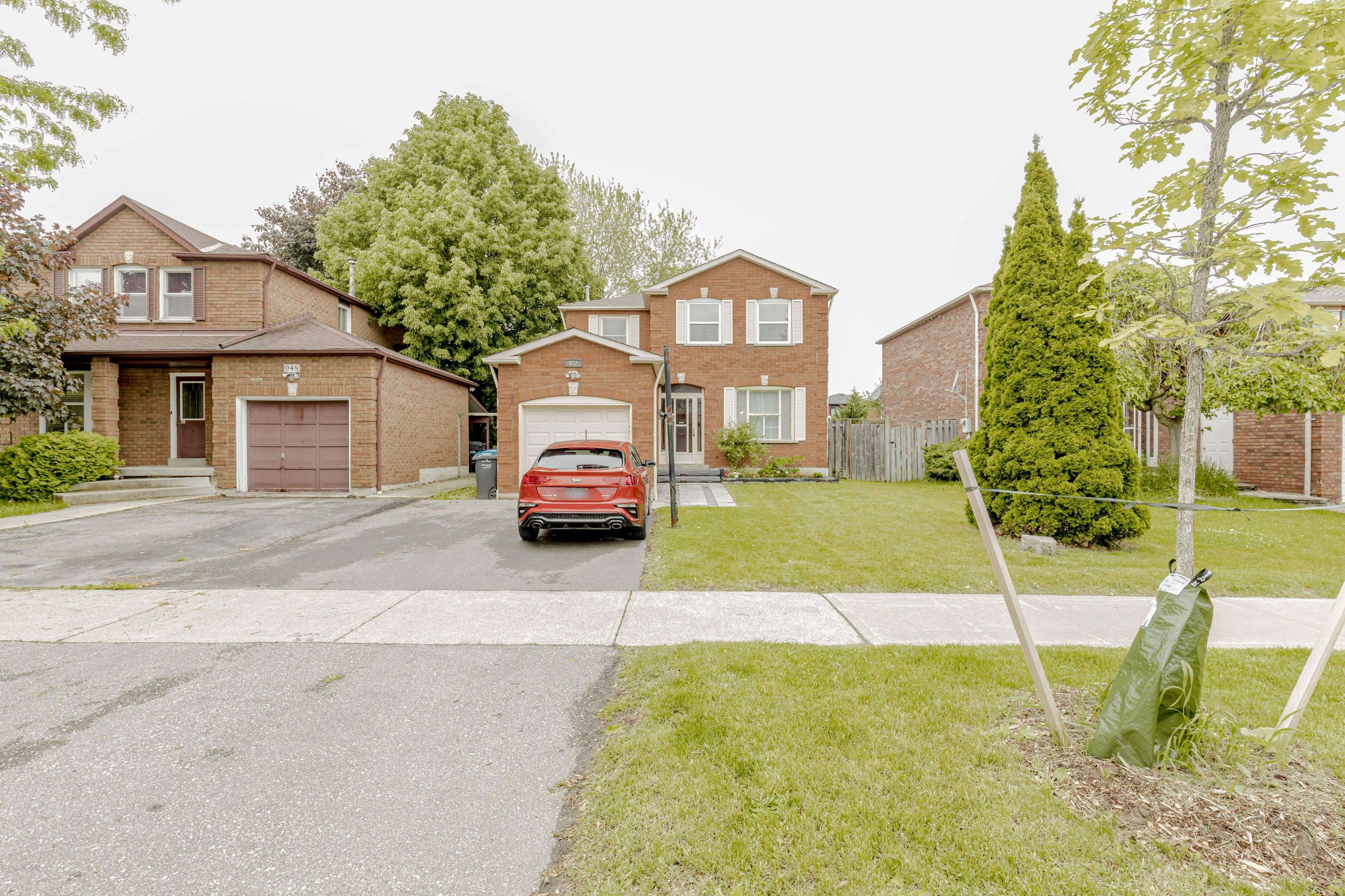 952 Ceremonial DR, Mississauga, ON L5R 3A7