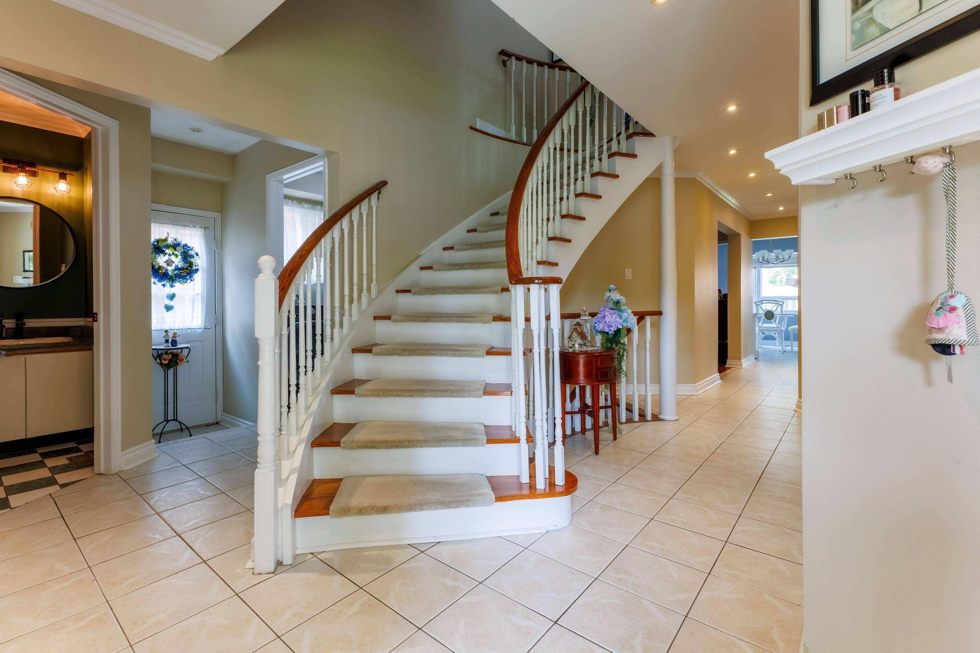 Mississauga, ON L5N 3X9,6827 Edenwood DR