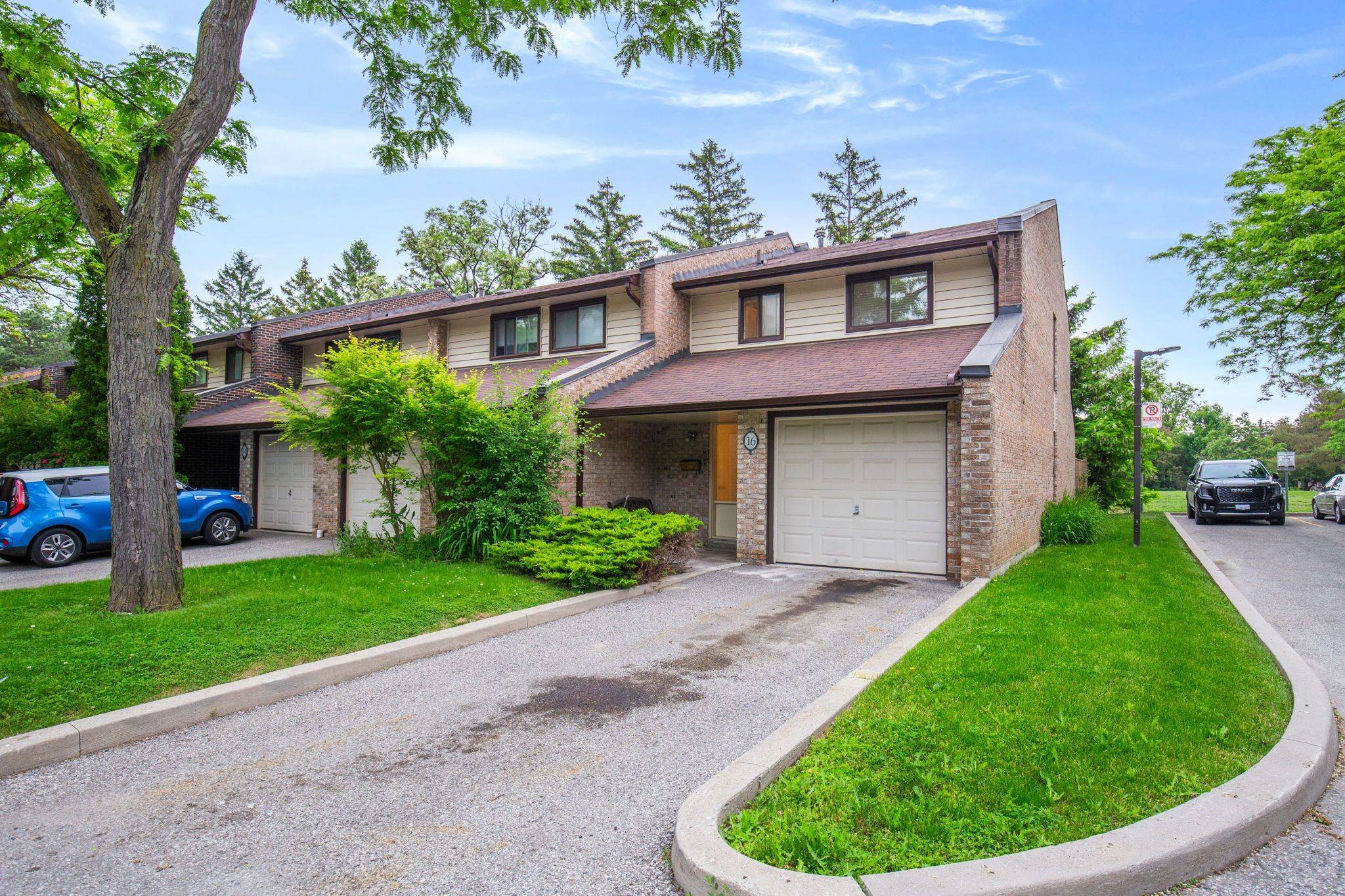 Mississauga, ON L5L 1K2,2020 South Millway N/A #16