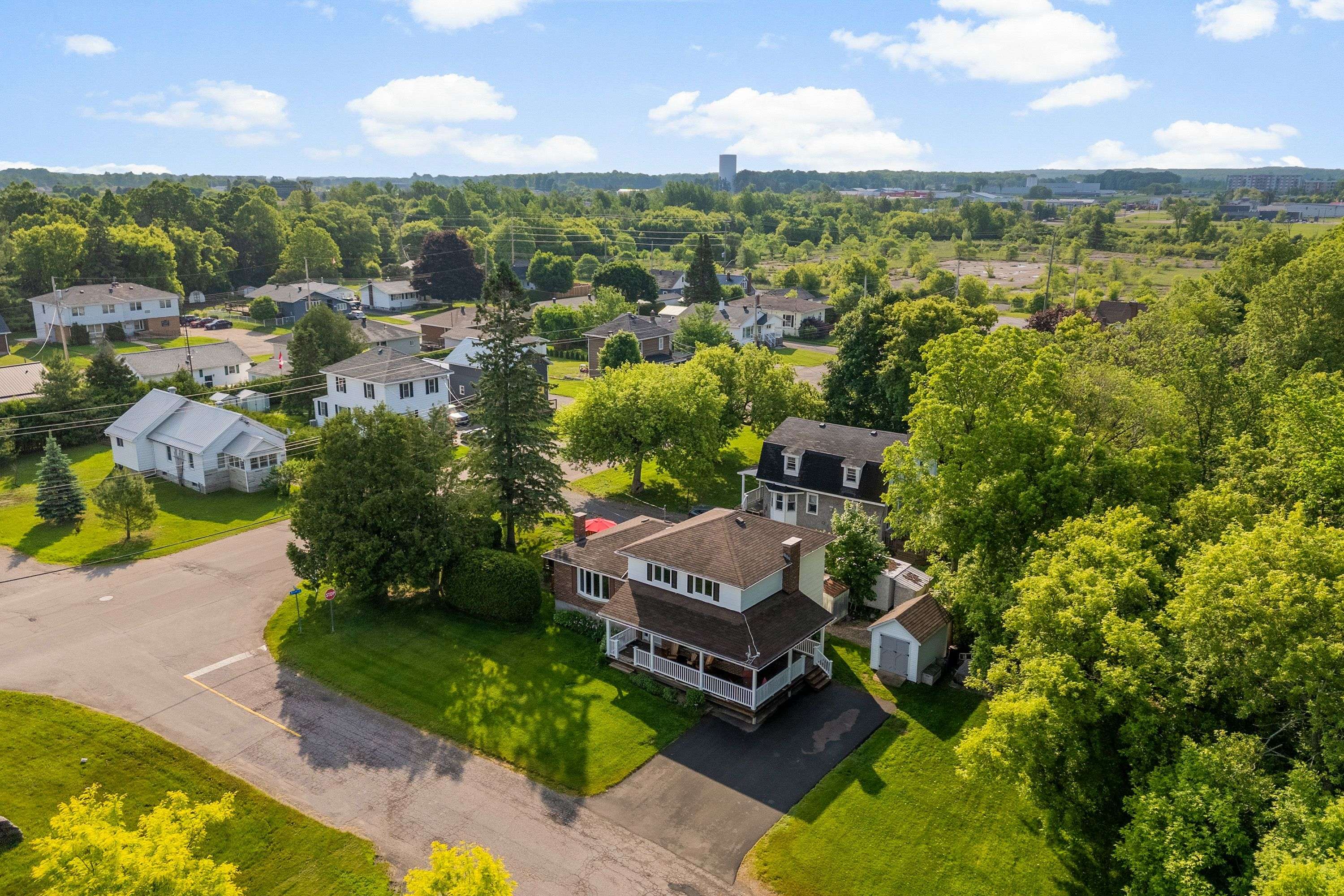 Renfrew, ON K7V 4L7,320 Francis ST