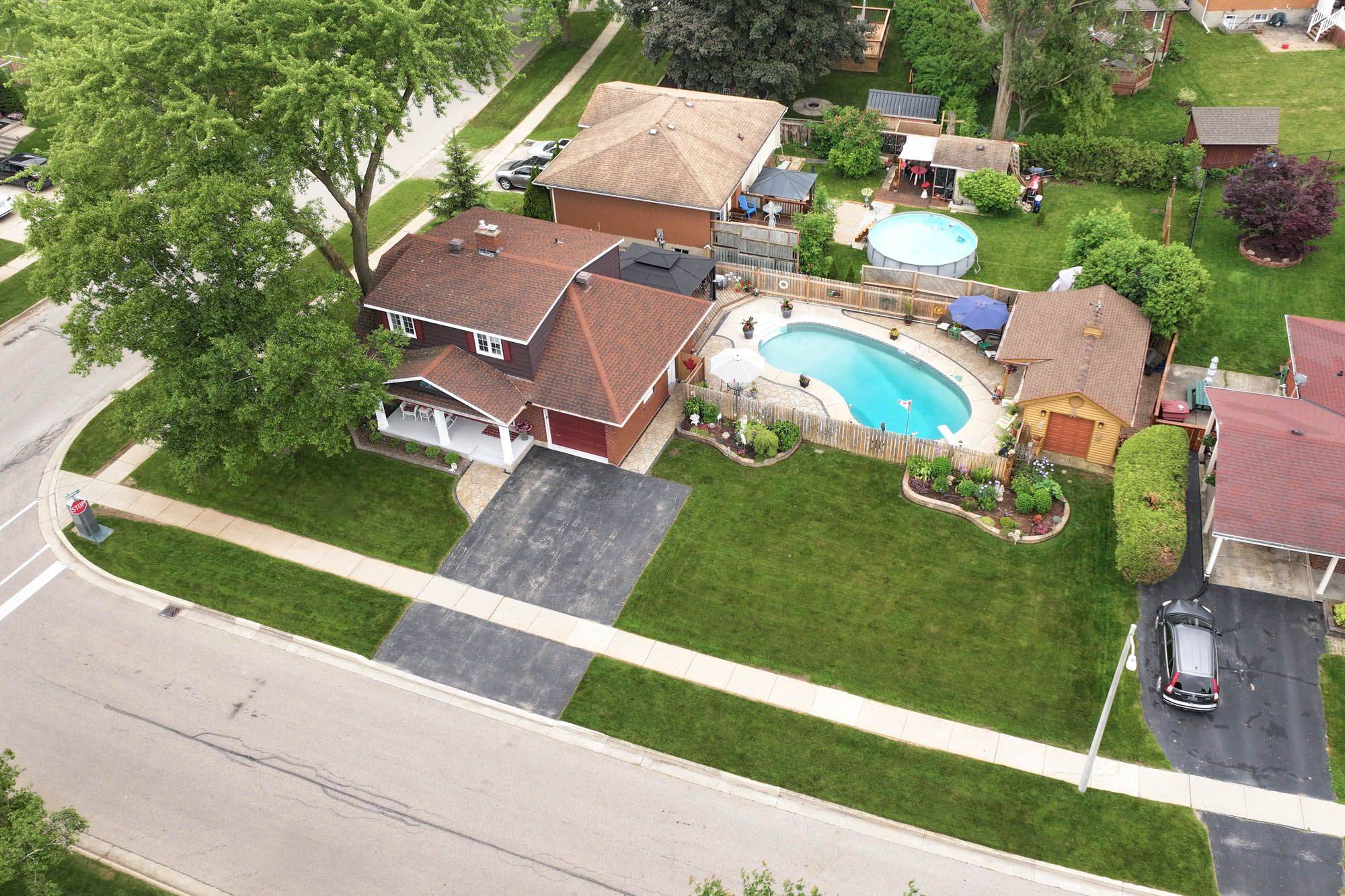 1 Kingfisher DR, Woolwich, ON N3B 3B4