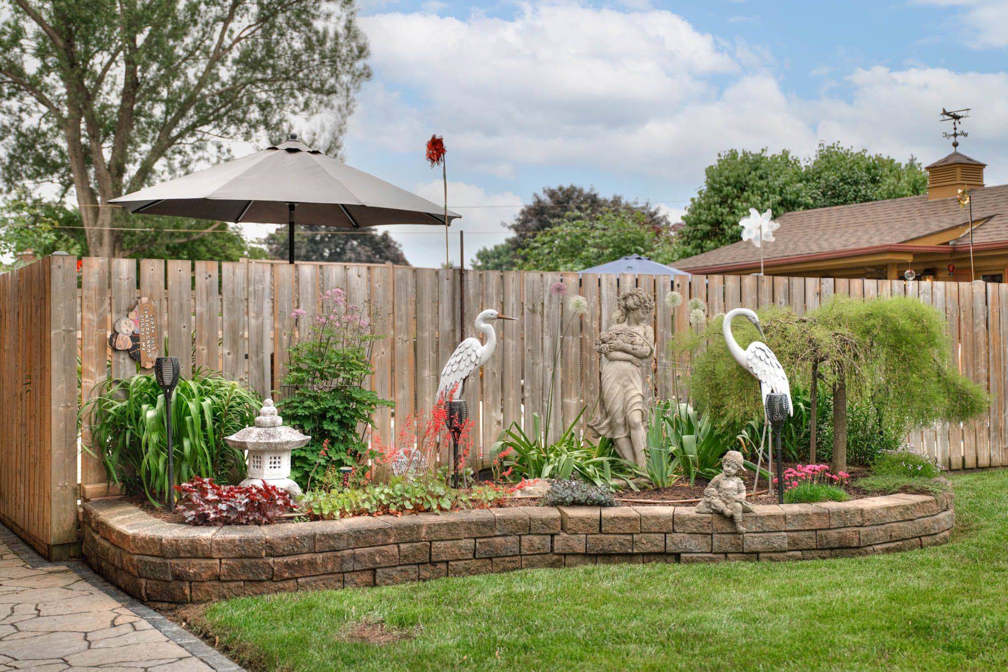 Woolwich, ON N3B 3B4,1 Kingfisher DR