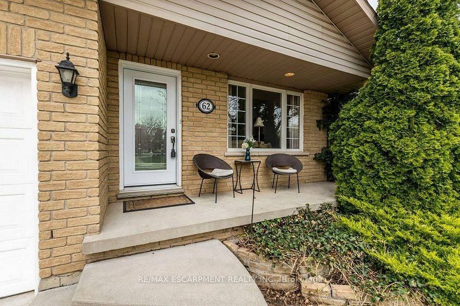 Hamilton, ON L9B 2K3,62 Spadara DR