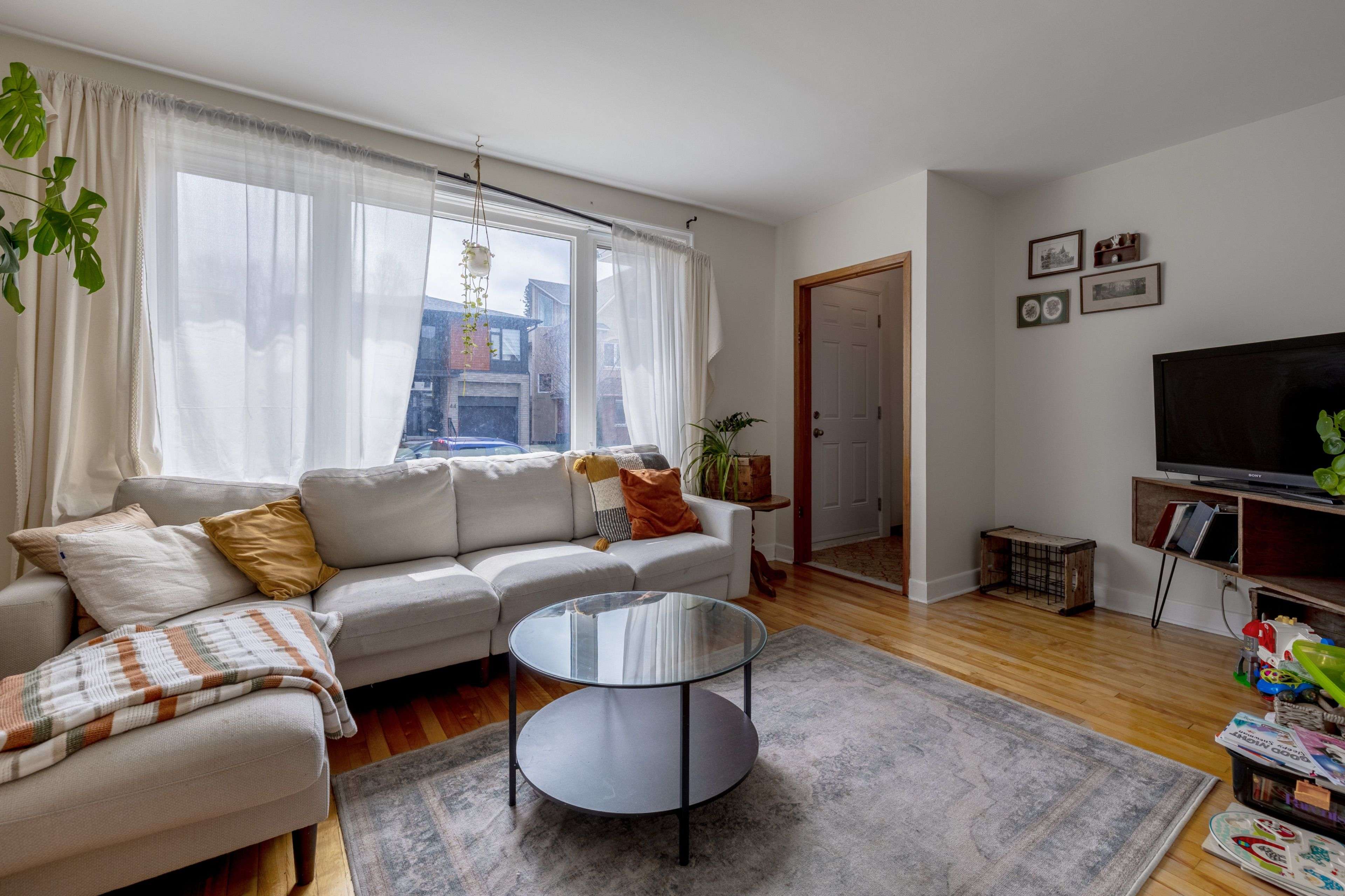 Glebe - Ottawa East And Area, ON K1S 0J1,45 Mcnaughton AVE