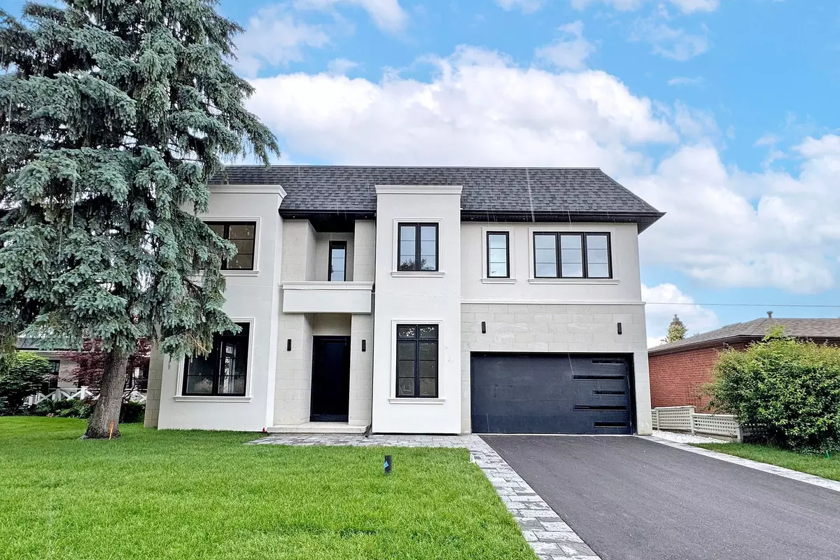 Aurora, ON L4G 3N8,32 Cossar AVE