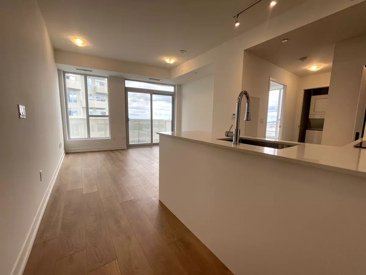 Vaughan, ON L4K 0R4,10 Abeja ST #1418