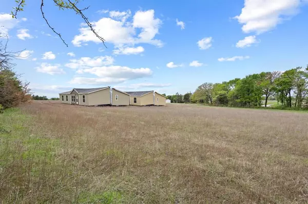Bonham, TX 75418,225 Largo Street
