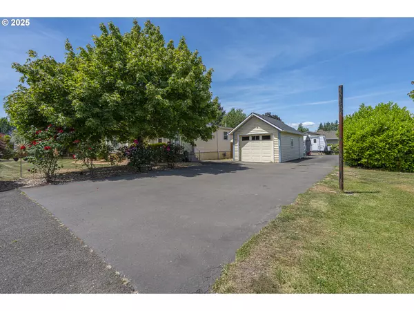 Mc Minnville, OR 97128,1845 NE LAFAYETTE AVE